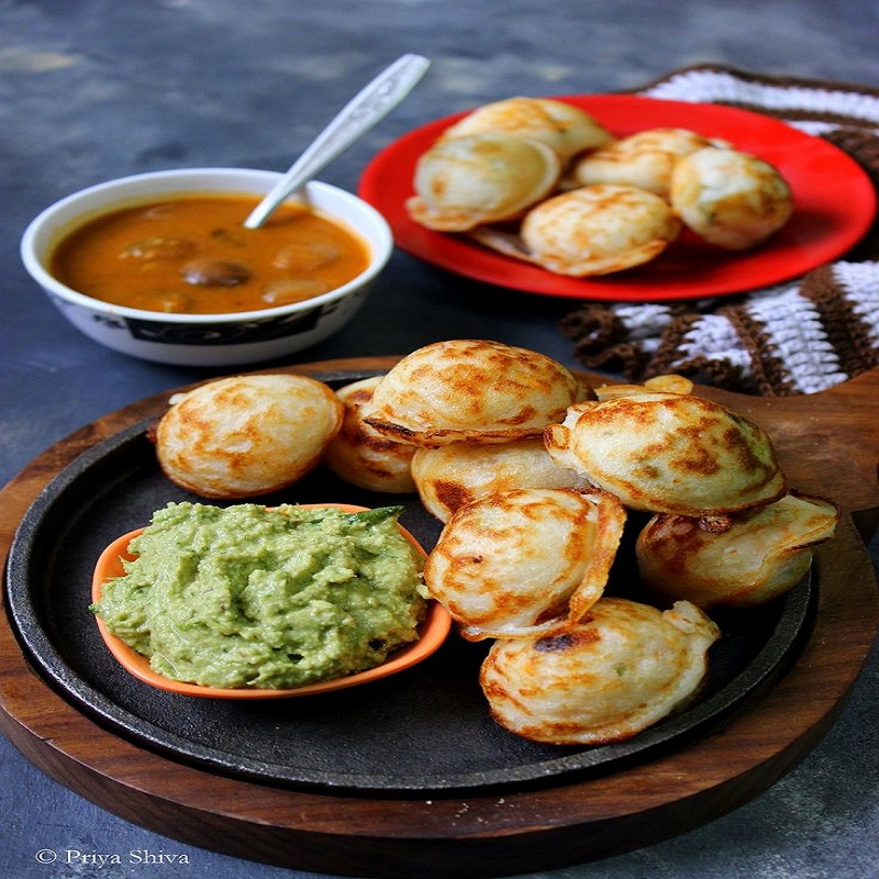Kunni Panniyaram with Cocunut Chutney