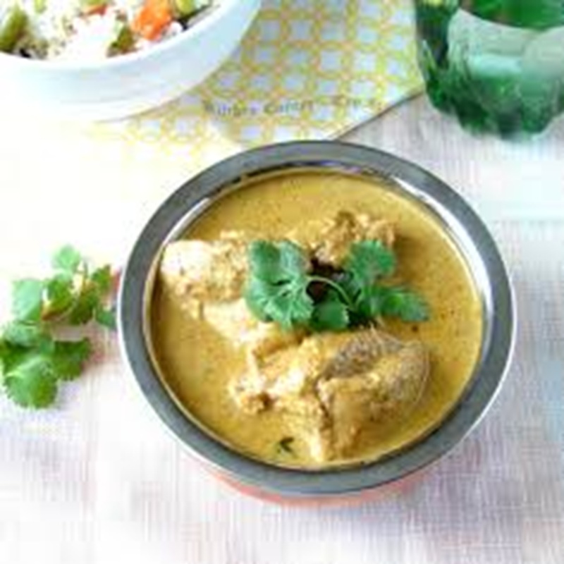 Heirloom Idlis & Chicken Syrian Kurma (Green Kurma)