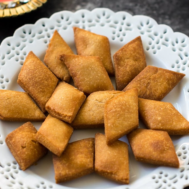 Multigrain Shakkarpara